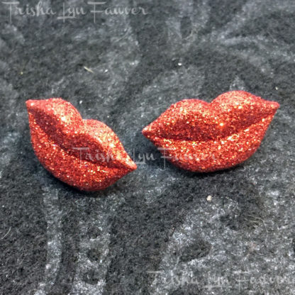 Glittery Kiss Post Earrings